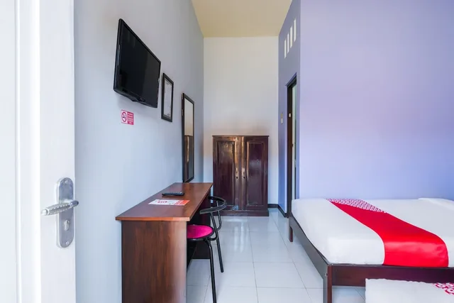 غرفة قياسية بسريرين منفصلين، OYO 3387 Nakula Homestay Syariah 2/3