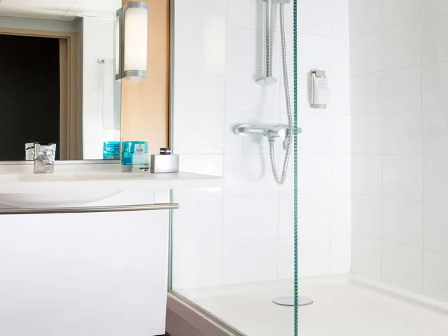 Room, Twin Beds, ibis Styles Lyon Gerland 7/8