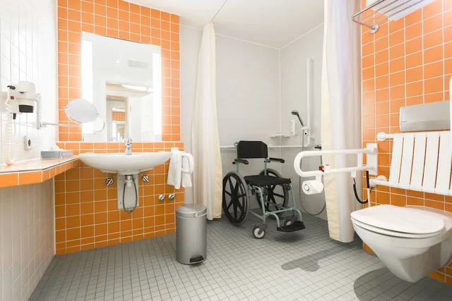 غرفة بريميوم بسرير مزدوج بإطلالة على البحيرة، Seehotel Rheinsberg 3/3
