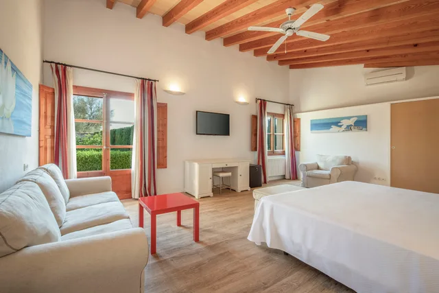 جناح جونيور، Finca Son Roig 2/9