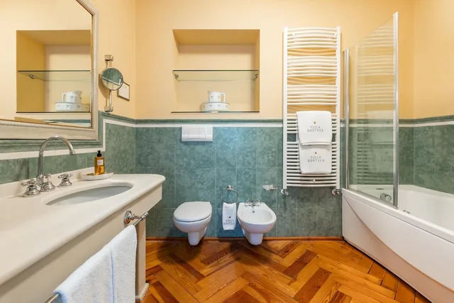 Junior Suite, Villa, Queen Bed, Partial Lake View، Boutique Hotel Villa Sostaga 5/6