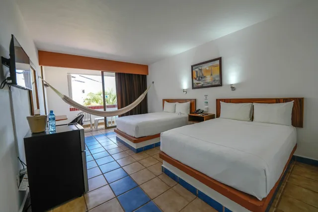 غرفة قياسية ثلاثية بسريرين مزدوجين، Cozumel Hotel & Resort 2/5
