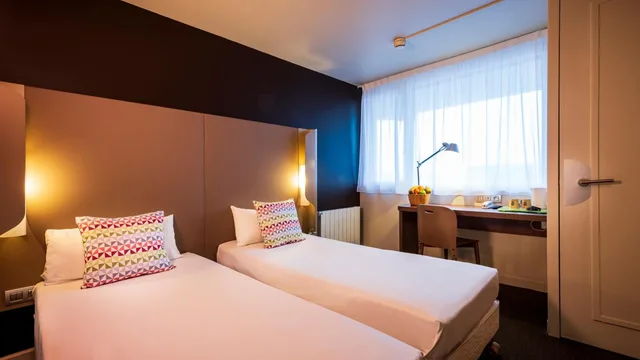 غرفة بسريرين منفصلين، Campanile Amsterdam Zuid Oost 1/3