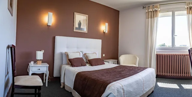 غرفة ثلاثية، HOTEL CHRISTINA 8/10