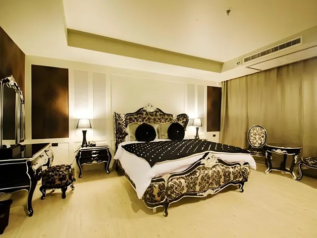 جناح بسرير كينج، Alvarez Hotel 1/1