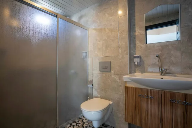 غرفة ثلاثية بشرفة، Aslan Corner Hotel 10/10