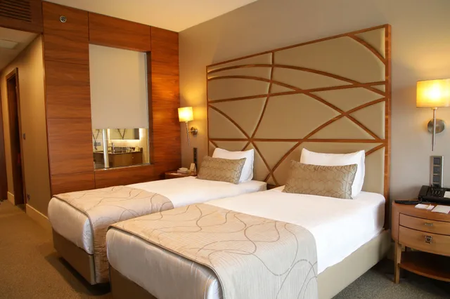 Superior, Twin Beds, Land View، Cevahir Hotel Istanbul Asia 1/3