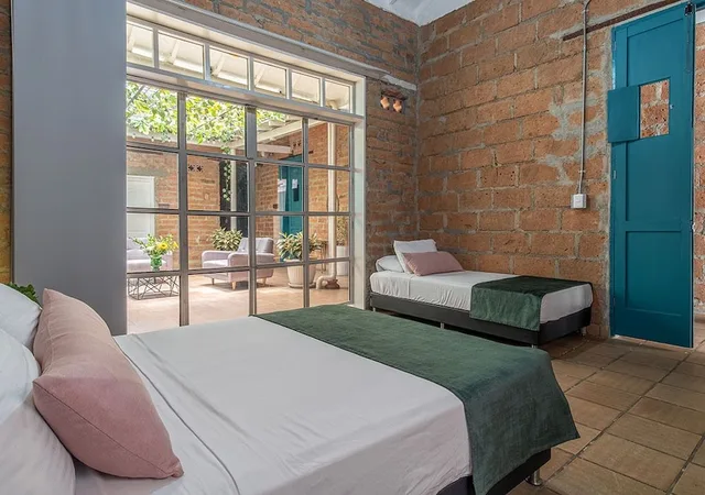غرفة ثلاثية بسرير كينج وسرير فردي، Botanica Casa Hotel 1/6