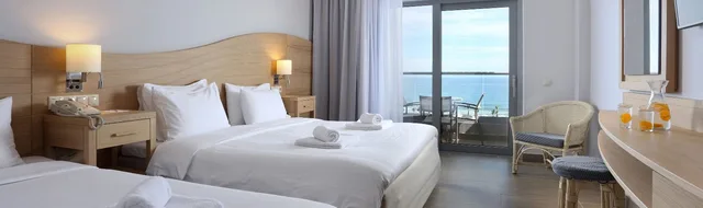 غرفة بسرير مزدوج أو سريرين منفصلين بإطلالة على البحر، Lyttos Beach Hotel 1/1