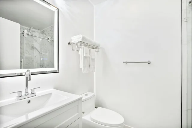 غرفة بسرير كوين، Pacific Crest Hotel Santa Barbara 2/2