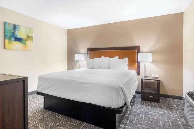 جناح بسرير كينج وسرير كوين مع أريكة، Best Western Post Inn 2/7
