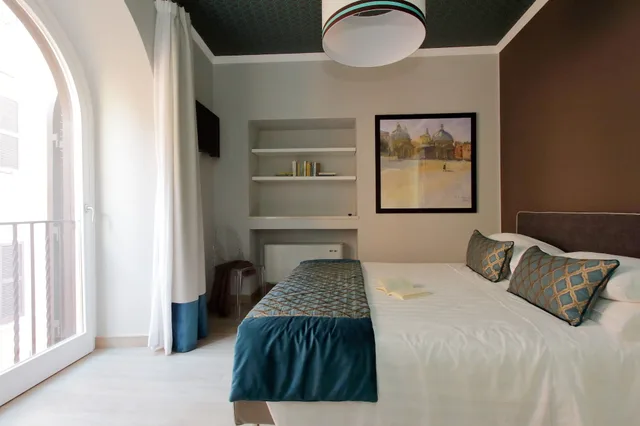 3 Bedrooms, Deluxe, Apartment, 1 Single and 2 Double Beds, Sofa, Terrace، Piazzetta Margutta - My Extra Home 4/6
