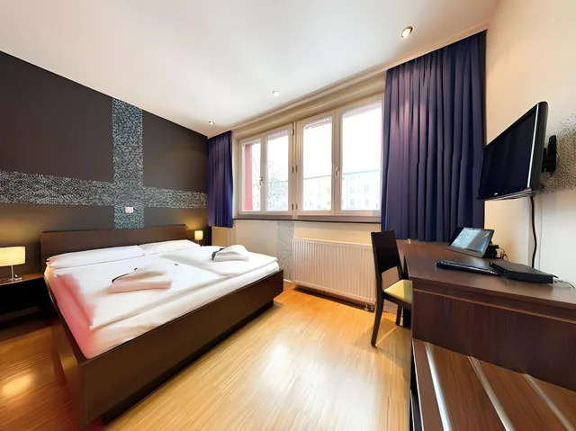 غرفة كومفورت بسرير مزدوج، Holi Hostel Hotel 1/3