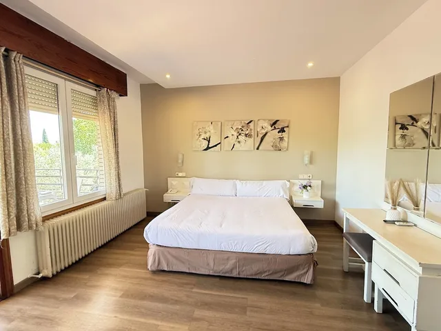 Room, Single, Twin Beds, Los Olivos 2/5