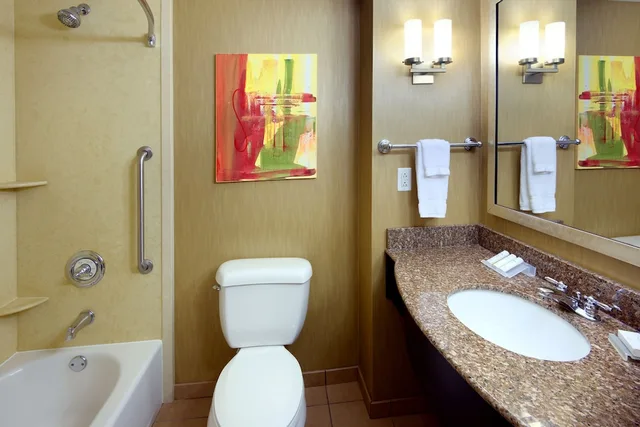 غرفة قياسية بسرير كينج، Hilton Garden Inn Springfield MO 2/2