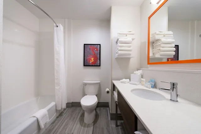 غرفة بسريرين كوين، Hampton Inn & Suites Buena Park 5/7