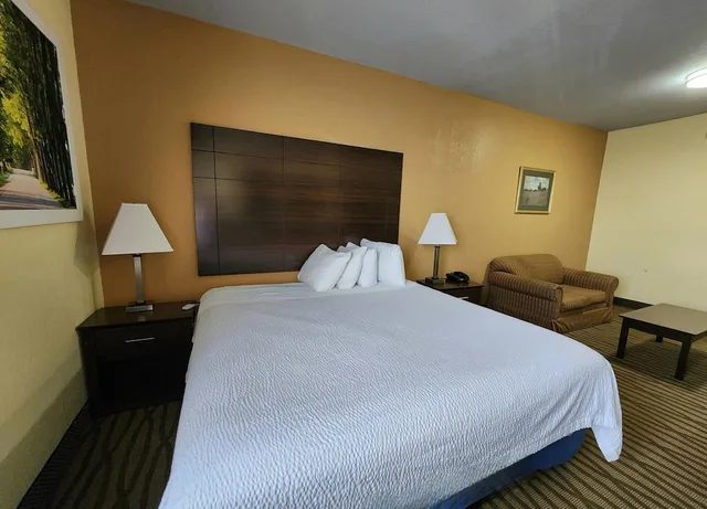 جناح استوديو ديلوكس بسرير كينج للمدخنين، Studio6 Suites Pasadena, TX 1/8