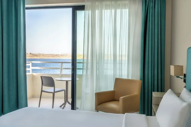 غرفة ديلوكس بسريرين منفصلين بإطلالة على البحر، Riviera Spa Resort - Adults Only 2/2