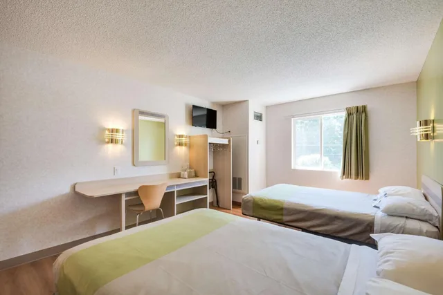 غرفة رباعية، Motel6 Statesville, NC 2/10