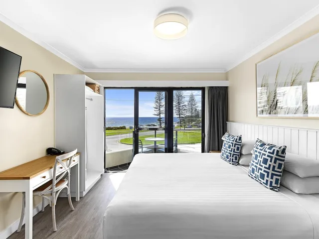 غرفة ديلوكس بسرير كينج بإطلالة على البحر، Ibis Styles Port Macquarie 2/6