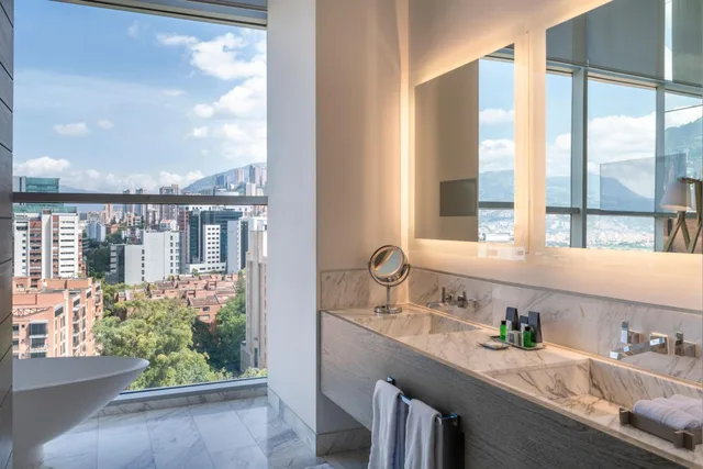 جناح رئاسي بسرير كينج مع دخول الصالة، Medellin Marriott Hotel 7/9