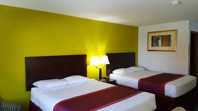 غرفة قياسية بسريرين كوين، Horizon Inn Motel 2/4
