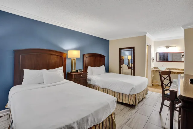 Traditional, 2 Queen Beds, City Side، Fort Lauderdale Grand Hotel 3/4