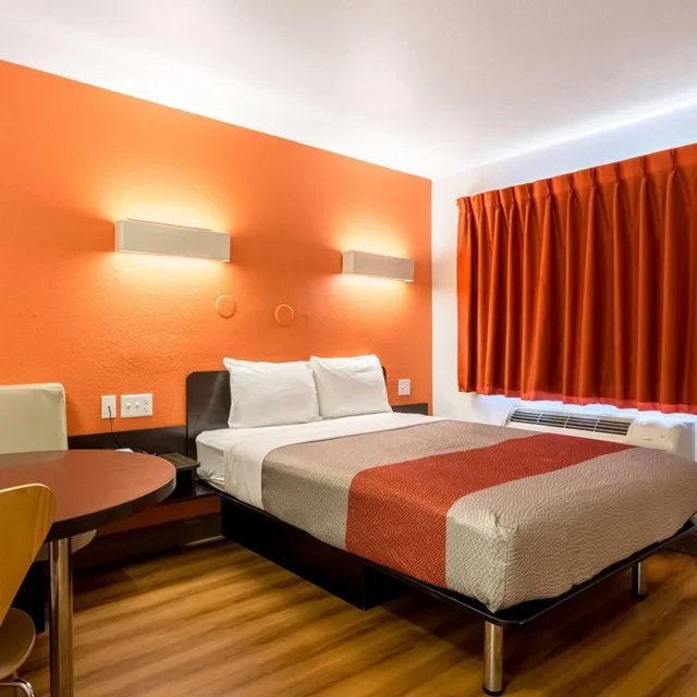 غرفة بسرير كوين للمدخنين، Motel6 Garland, TX - Dallas 6/10