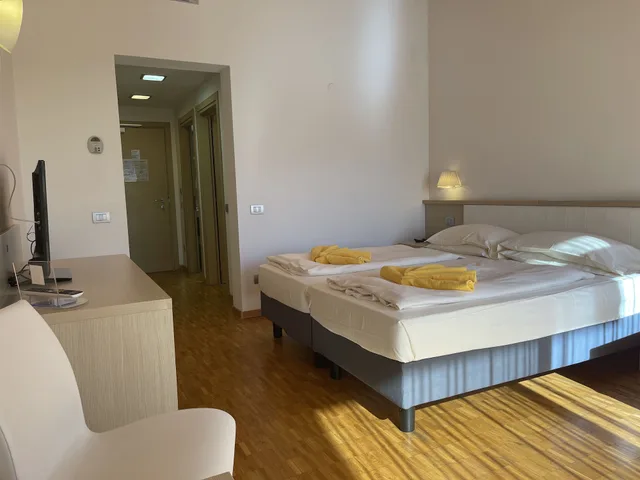 غرفة ديلوكس بشرفة بغرفة نوم واحدة، Garda Sporting Club Hotel 3/4