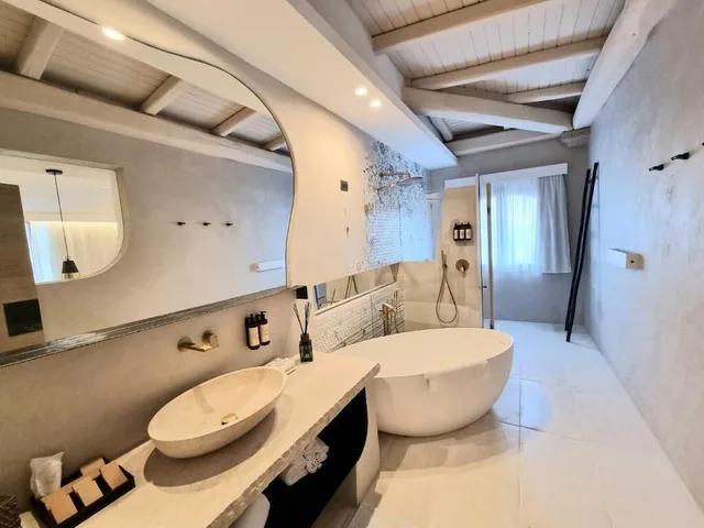جناح جونيور ديلوكس بسرير مزدوج وسرير فردي مع أريكة، Hotel Delle Rose a Luxury Boutique Hotel 6/6