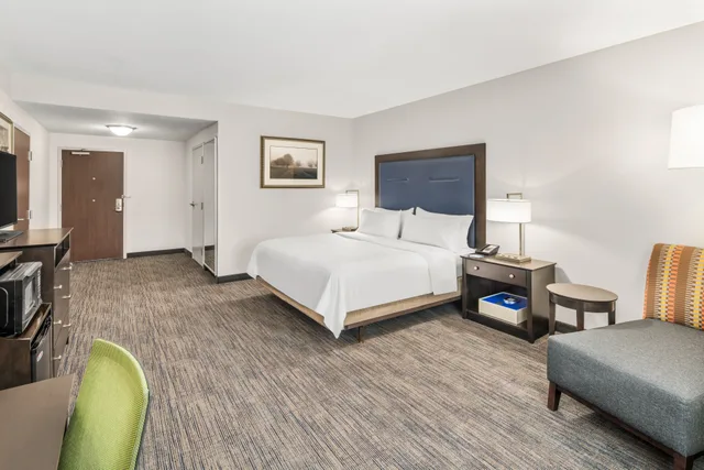 Room, King Bed, Accessible, Holiday Inn Express Hotel And Suites Wilmington Newark 1/3