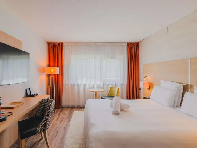 غرفة بسرير مزدوج بإطلالة على الحديقة، Mercure Annecy Sud 3/9