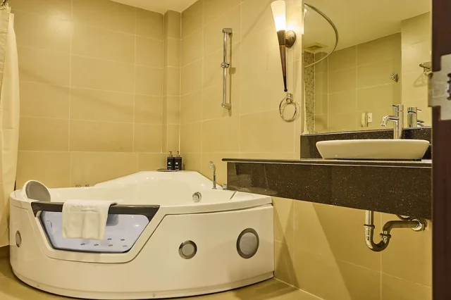 Kin, Suite, Queen Bed, Kin Hotel Thi Sach Edition 8/10