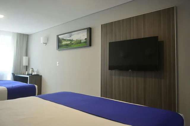 Guest Room, Superior, 4 Beds, Partial View، City Falls Iguazu 4/4