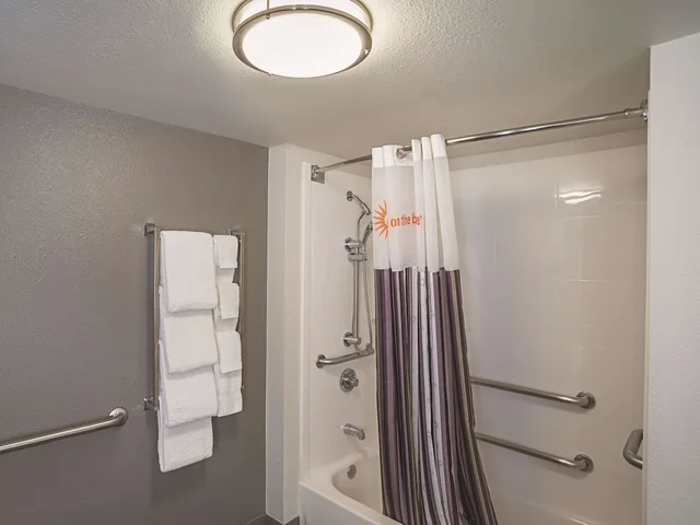 جناح بسرير كينج لذوي الإعاقة، La Quinta Inn & Suites by Wyndham Flagstaff 8/9
