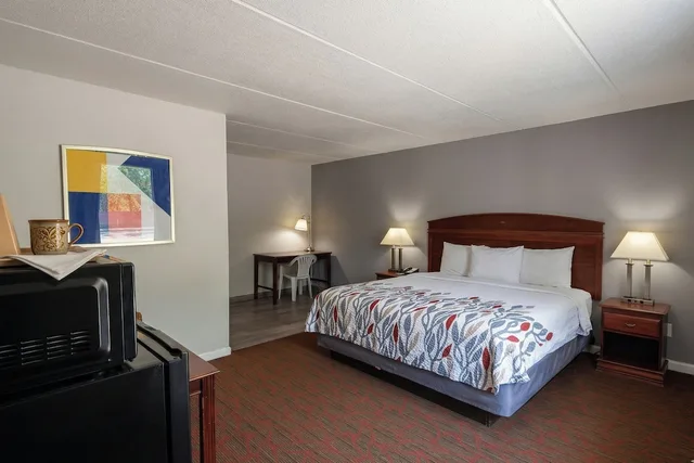 غرفة بسرير كينج لذوي الإعاقة، 8 Inn Americus Near Albany I 75 1/10