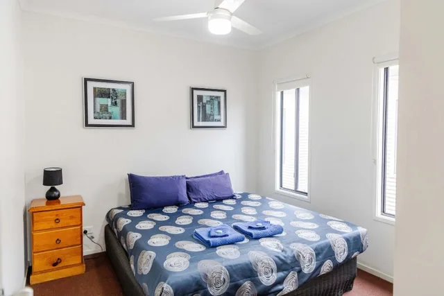 كابينة بسريرين كينج بغرفتي نوم لذوي الإعاقة، Sundowner Cabin And Tourist Park 1/6
