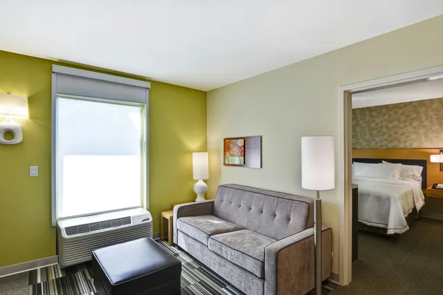 جناح بسرير كوين لذوي الإعاقة، Home2 Suites by Hilton Hilton Head 2/3