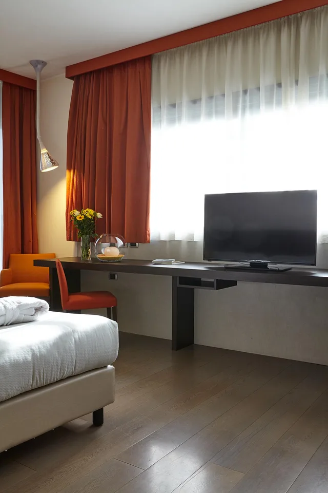 Junior Suite, Rmh Modena Des Arts 2/9