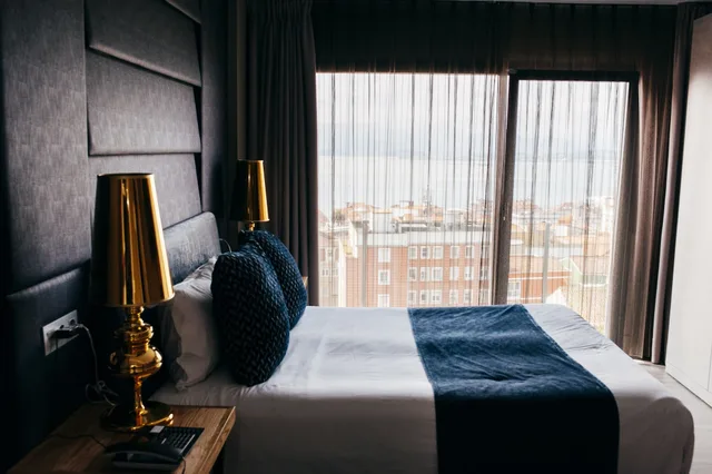 Comfort, Queen Bed, Bay View, Balcony، Hotel Art Santander 5/6