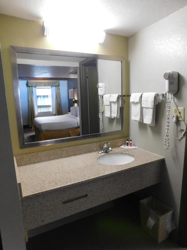Loft, Suite, King and Queen Bed, Smoking، Days Inn & Suites By Wyndham Downtown Gatlinburg Parkway 9/9