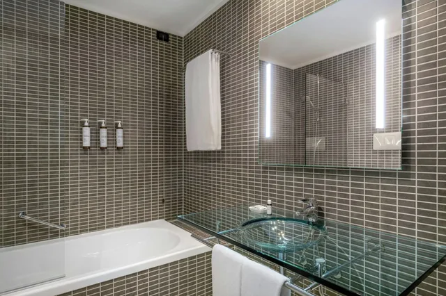 Room, Queen Bed, Ac Hotel Firenze By Marriott 9/10