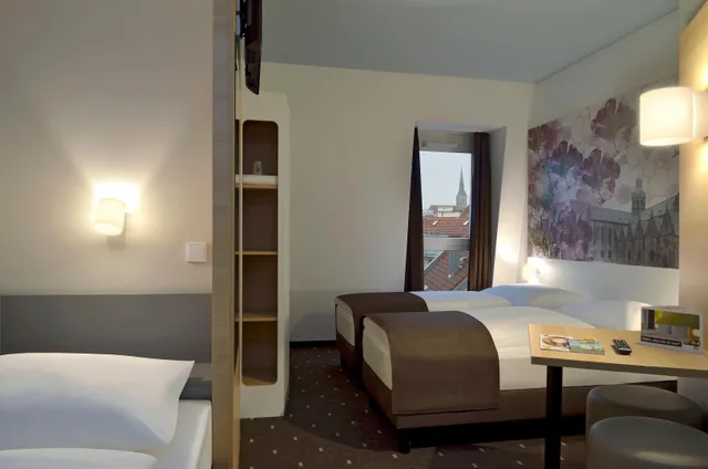 غرفة قياسية ثلاثية، B&B Hotel Hildesheim 1/1