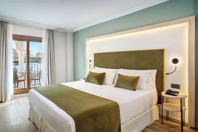 Deluxe, King Bed, Balcony, Barcelo Isla Canela 1/10