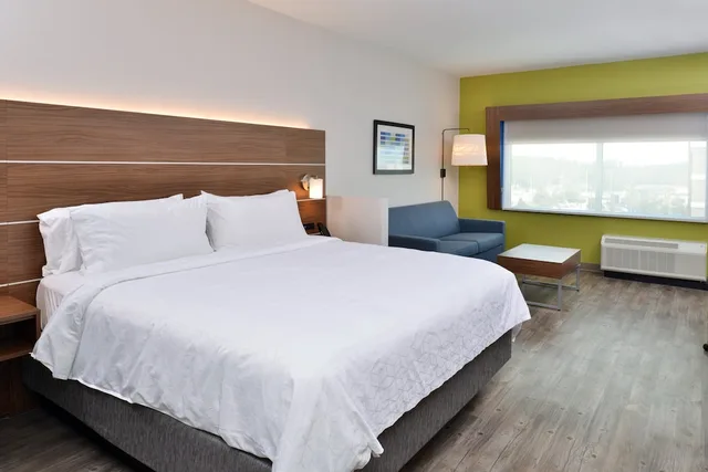 غرفة قياسية بسرير كينج مع أريكة، HOLIDAY INN EXPRESS ORLANDO SOUTH PARK 2/5