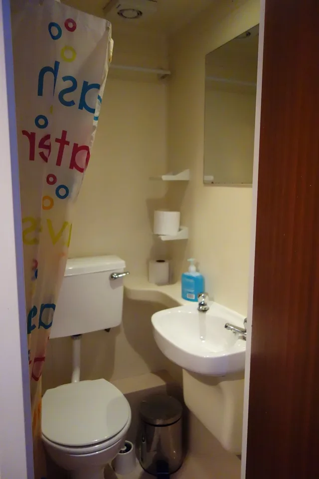 Standard, Twin Beds, Saint James Backpackers 6/10