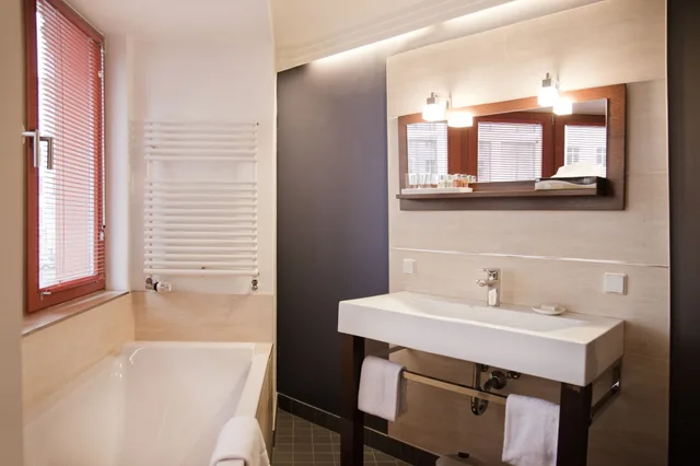 غرفة سوبيريور بسرير كوين، Hotel Adele 7/9