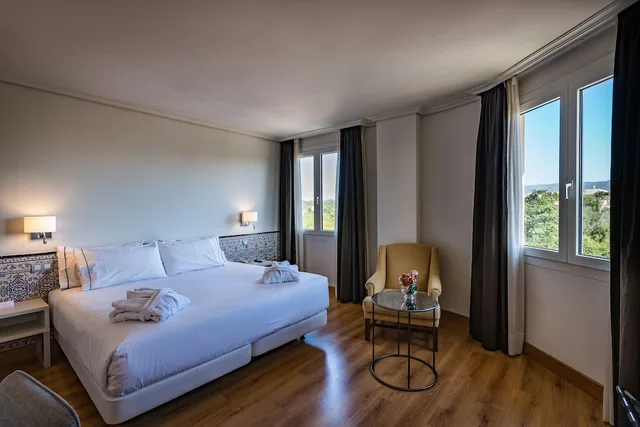 غرفة سوبيريور بسريرين منفصلين بإطلالة على المدينة، Hesperia Cordoba 7/10