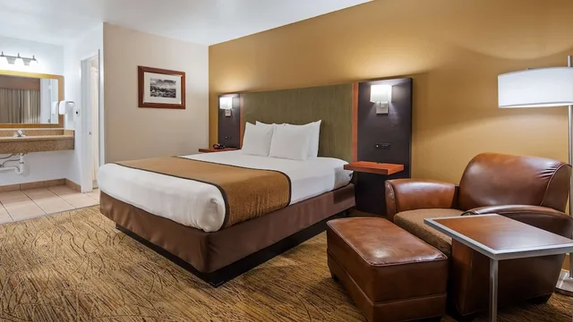 Standard, Queen Bed, Best Western Discovery Inn 3/7