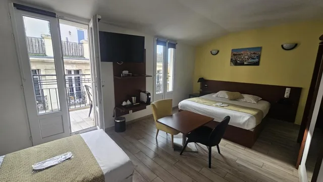 غرفة كومفورت بسرير مزدوج، Massilia Hotel 2/2